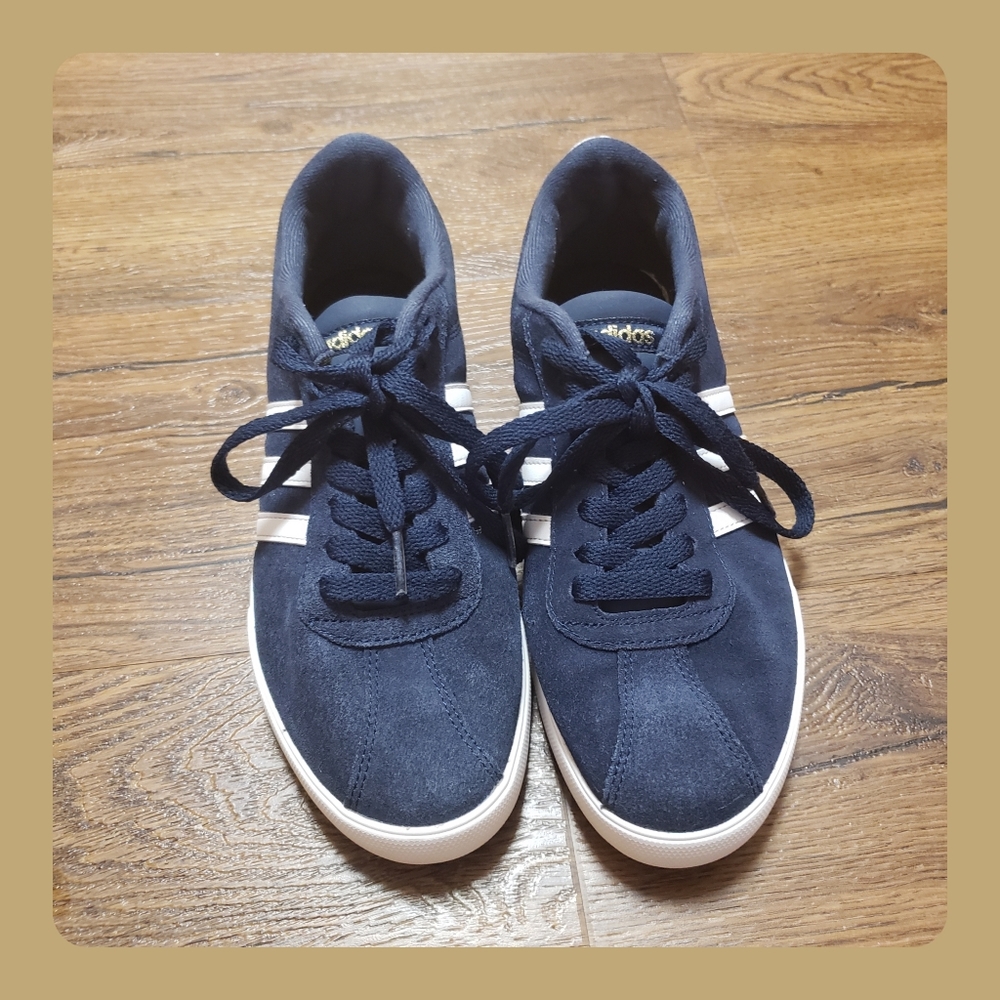 Like New Adidas Sneakers - Picture 6 of 7